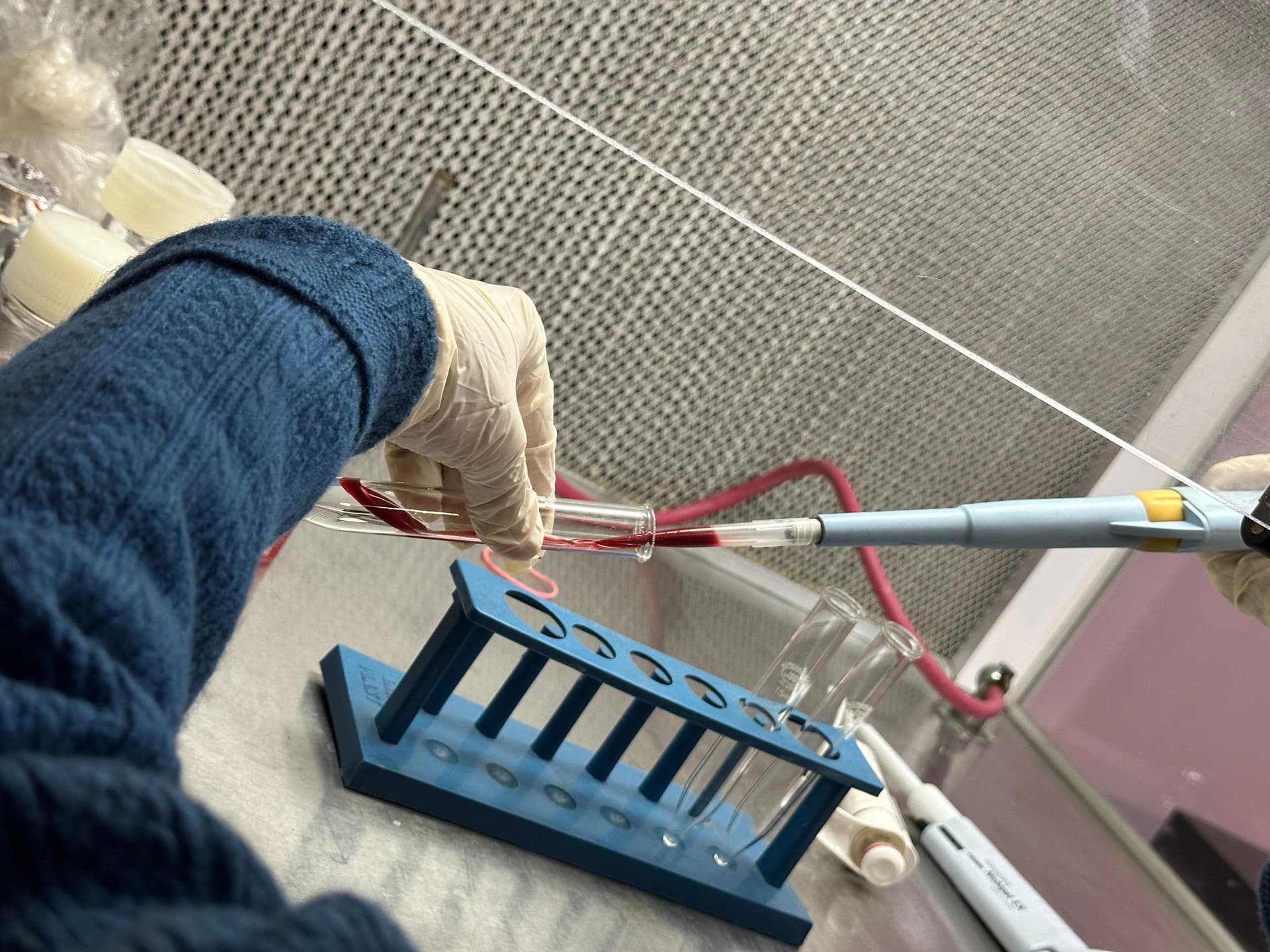Precise liquid transfer using a pipette in a lab